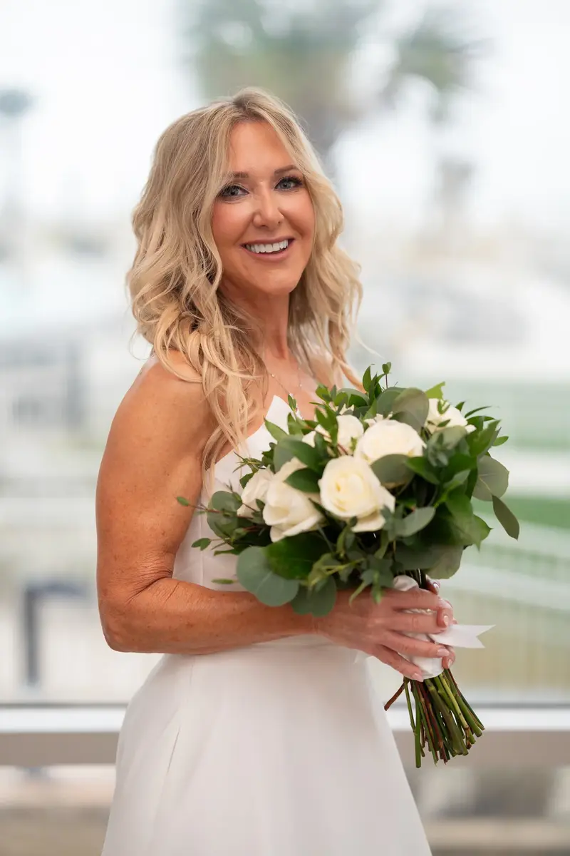 Bridal portrait with bouquet